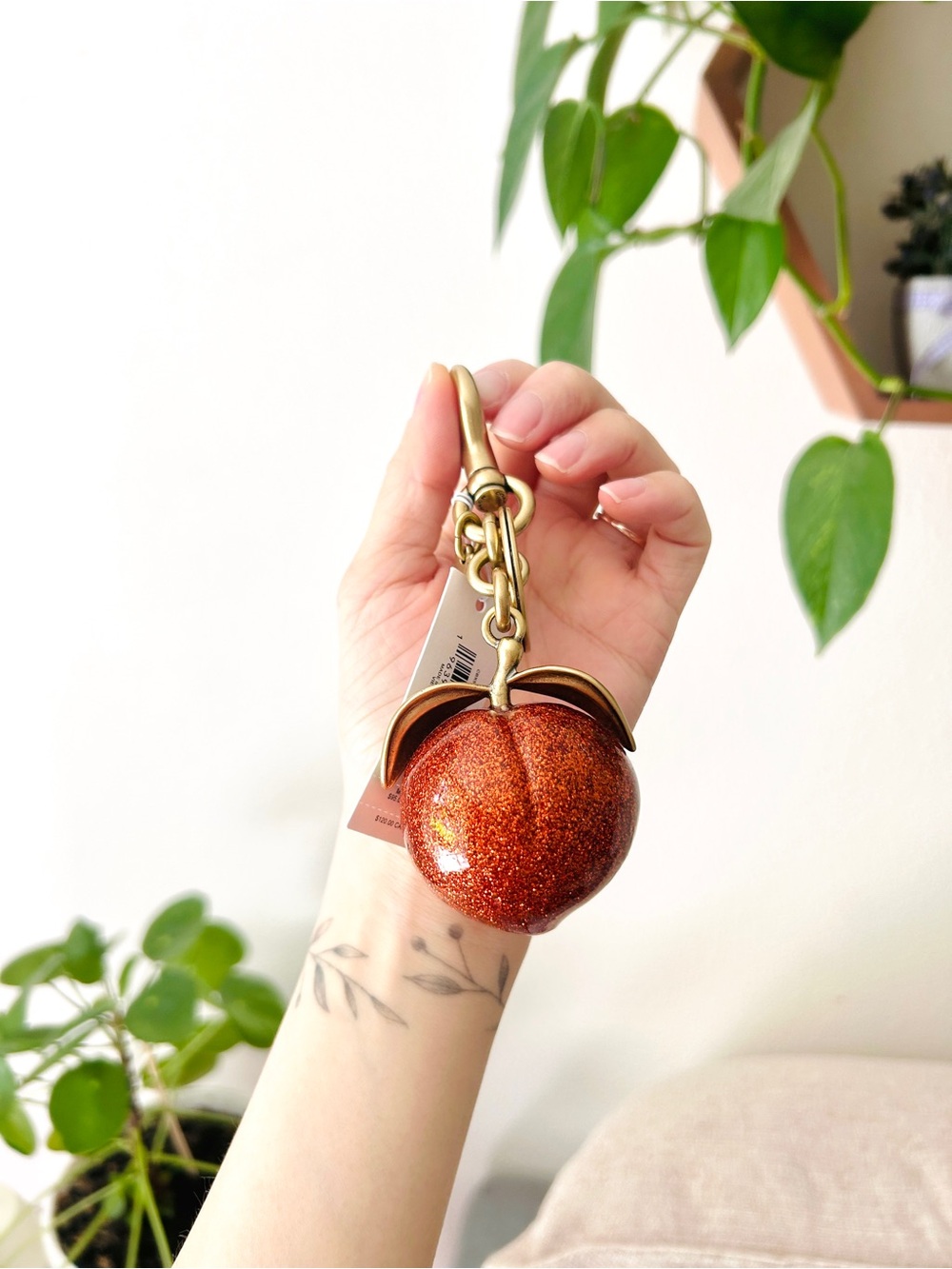 NWT🍑Coach | The Summer I Turned Pretty Peach Bag Charm CBX51 3D Keychain Fruit - Picture 3 of 3